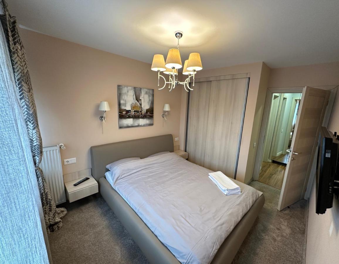Page3 Apartament Targoviste Eksteriør billede