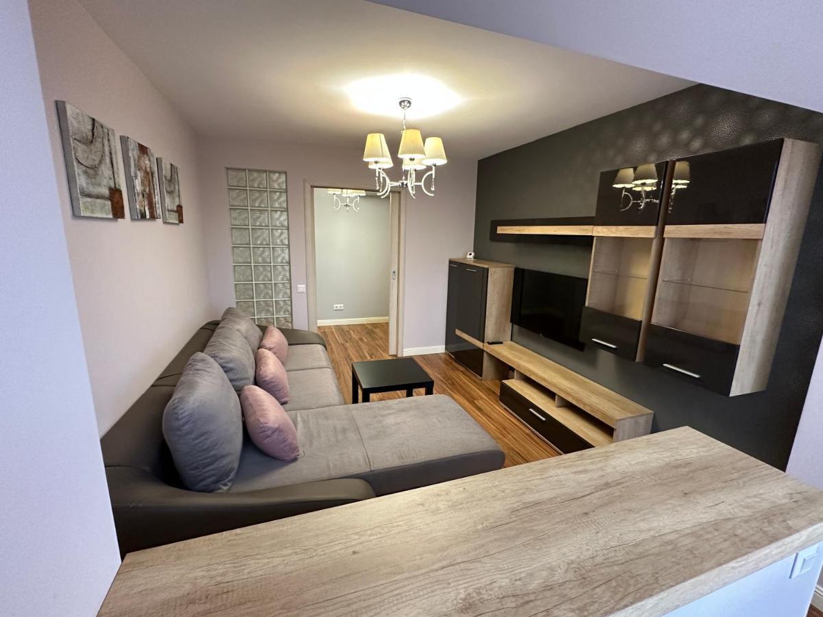 Page3 Apartament Targoviste Eksteriør billede