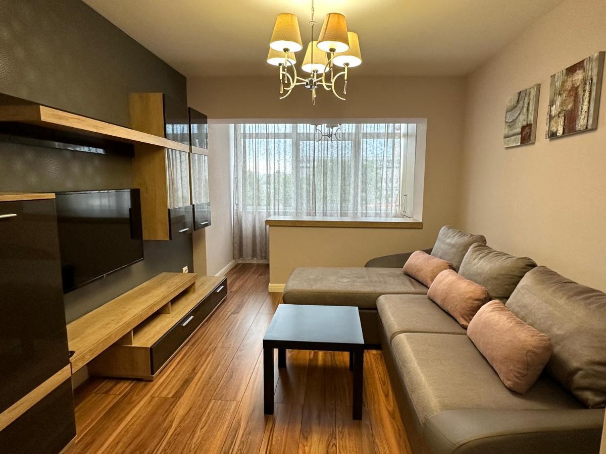Page3 Apartament Targoviste Eksteriør billede