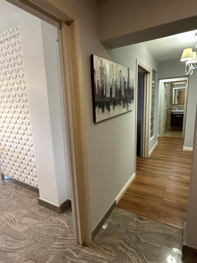 Page3 Apartament Targoviste Eksteriør billede